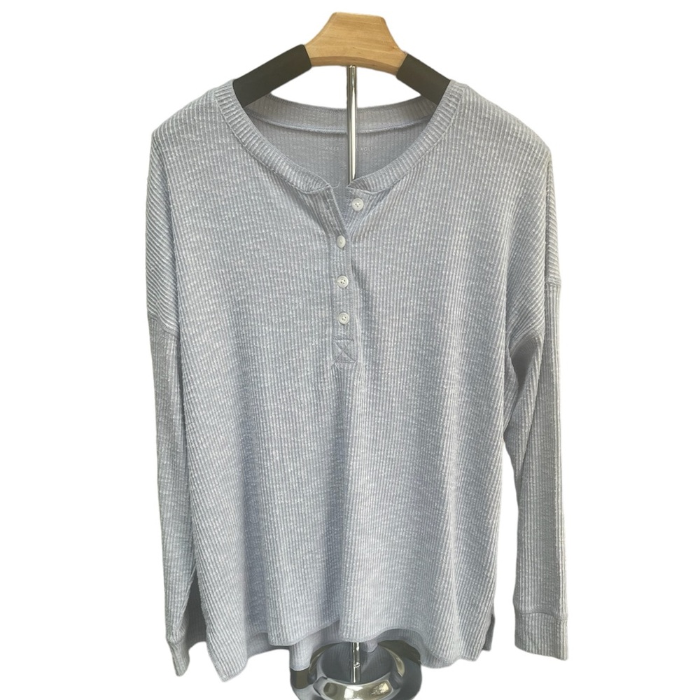 American Eagle Women’s Henley long sleeve